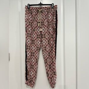 Nordstrom Liverpool Los Angeles Pants size 4 
Floral Patterned Pants